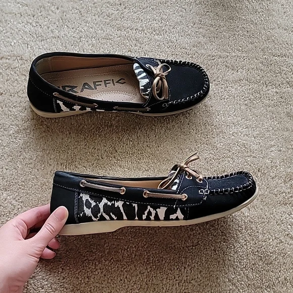 Traffic Flats - Picture 2 of 5